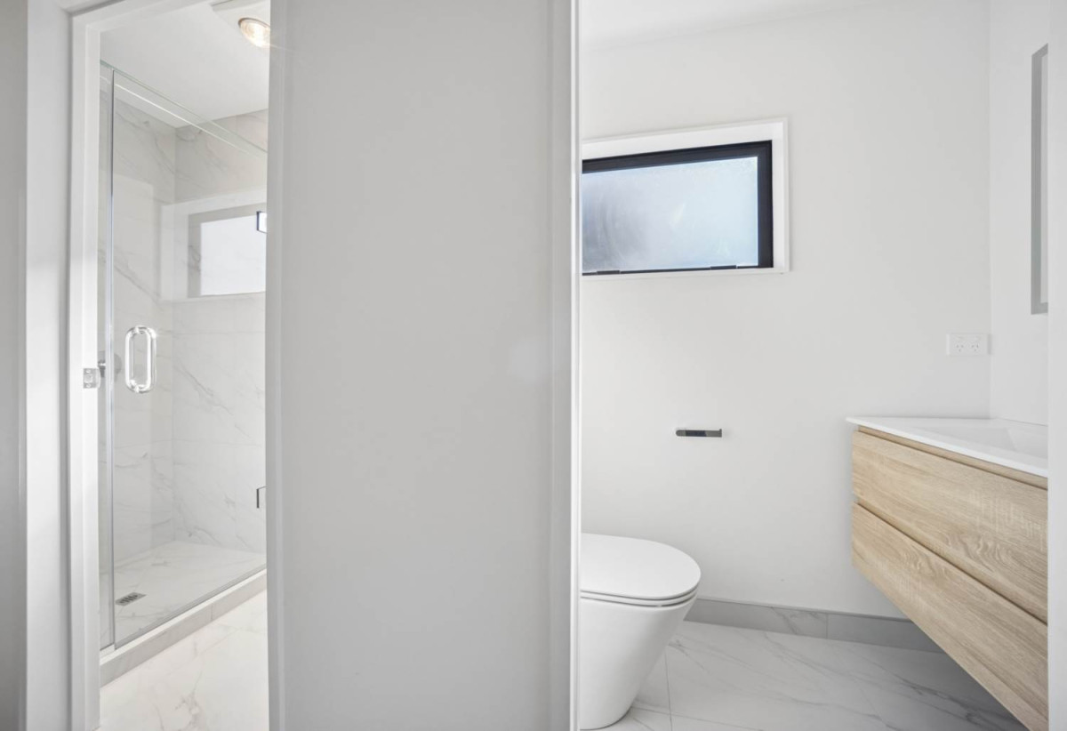 Brandnew, standalone, Brick 4 beds (2 ensuites) 3.5 baths home with garage, close to schools, Lynn Mall, Blockhouse Bay village, 0.2 km to Chaucer School, 0.7 km to Blockhouse Bay Intermediate, Lot 2/29 Busby Street, Blockhouse Bay, Auckland