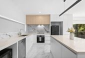 Equipped with a high-efficiency solar panel system, Standalone 4 beds 2.5 baths house with garage, close to Manukau shopping centre, Auckland Botanic Gardens, schools, motorway access, 0.9 km to Manurewa High School, 888C Great South Road, Manukau, Auckland