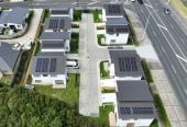 Equipped with a high-efficiency solar panel system, Standalone 4 beds 2.5 baths house with garage, close to Manukau shopping centre, Auckland Botanic Gardens, schools, motorway access, 0.9 km to Manurewa High School, 888C Great South Road, Manukau, Auckland