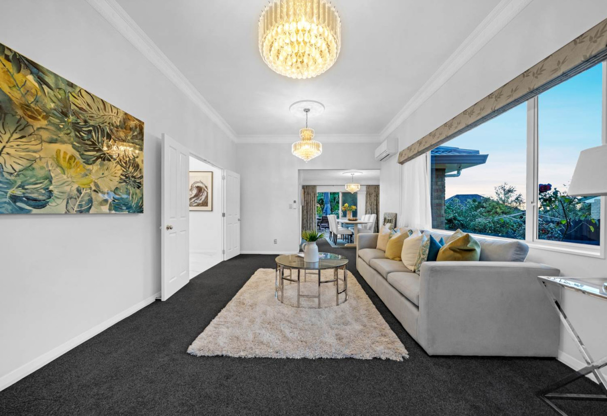 Botany Downs Secondary College zone, 2 Kitchens, Home and in come on 1200m2 section, 275m2 6 beds ( 1 ensuite) 3 baths house with double garage and 2-beds granny, close to schools, Botany Town Centre, Meadowlands Shopping Centre, 0.4 km to Point View School, 35 Anaheim Boulevard, Shamrock Park, Auckland