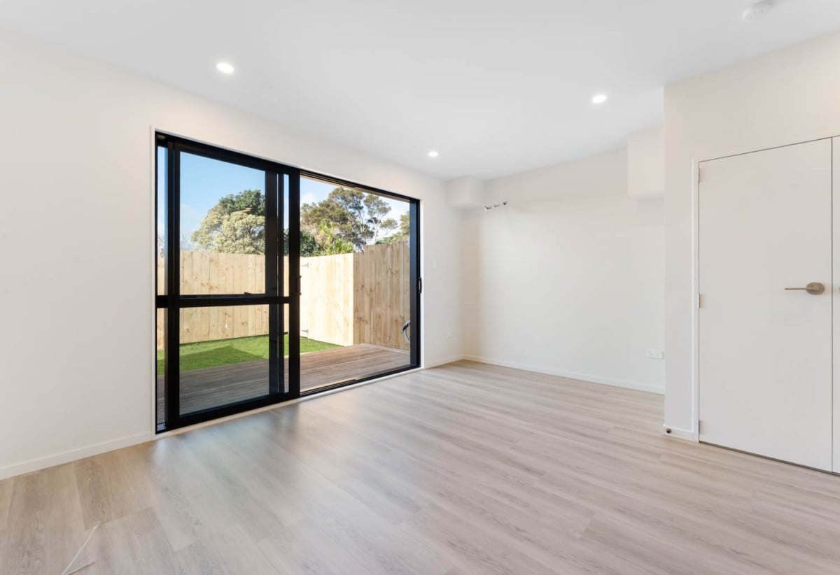 Vendor wants it go, Brandnew 2 beds 1.5 bath home with car park, close to schools, Lynn Mall, 0.4 km to Arahoe School, Lot 6/7 Beverly Place, New Lynn, Auckland