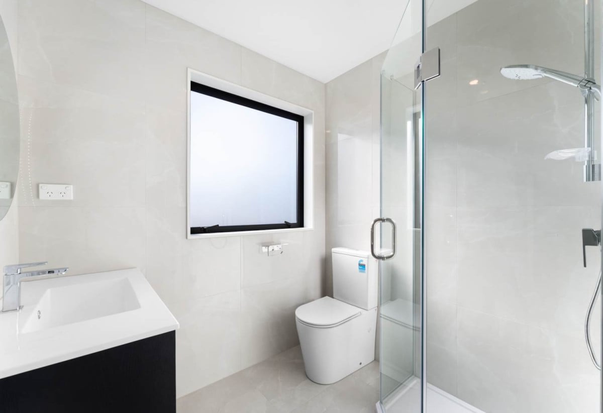 Vendor wants it go, Brandnew 2 beds 1.5 bath home with car park, close to schools, Lynn Mall, 0.4 km to Arahoe School, Lot 6/7 Beverly Place, New Lynn, Auckland