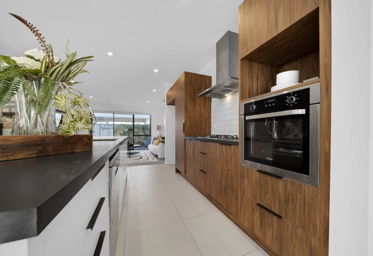 3 beds 2.5 baths home with carport, close to schools, seaside reserve, shops, supermarket, easy motorway access, 1.1 km to Conifer Grove School, 55 Waituarua Drive, Conifer Grove, Auckland