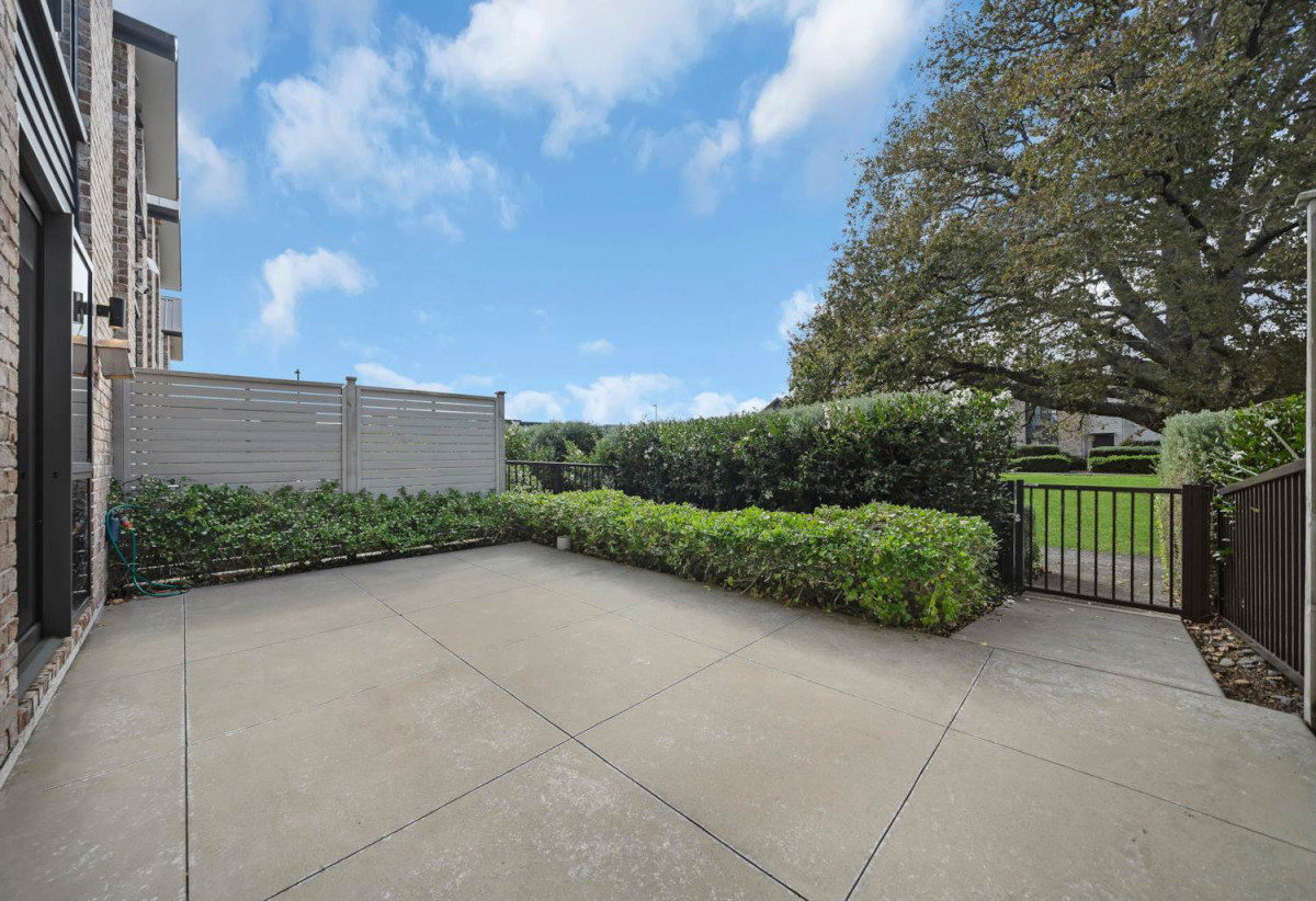3 beds 2.5 baths home with carport, close to schools, seaside reserve, shops, supermarket, easy motorway access, 1.1 km to Conifer Grove School, 55 Waituarua Drive, Conifer Grove, Auckland