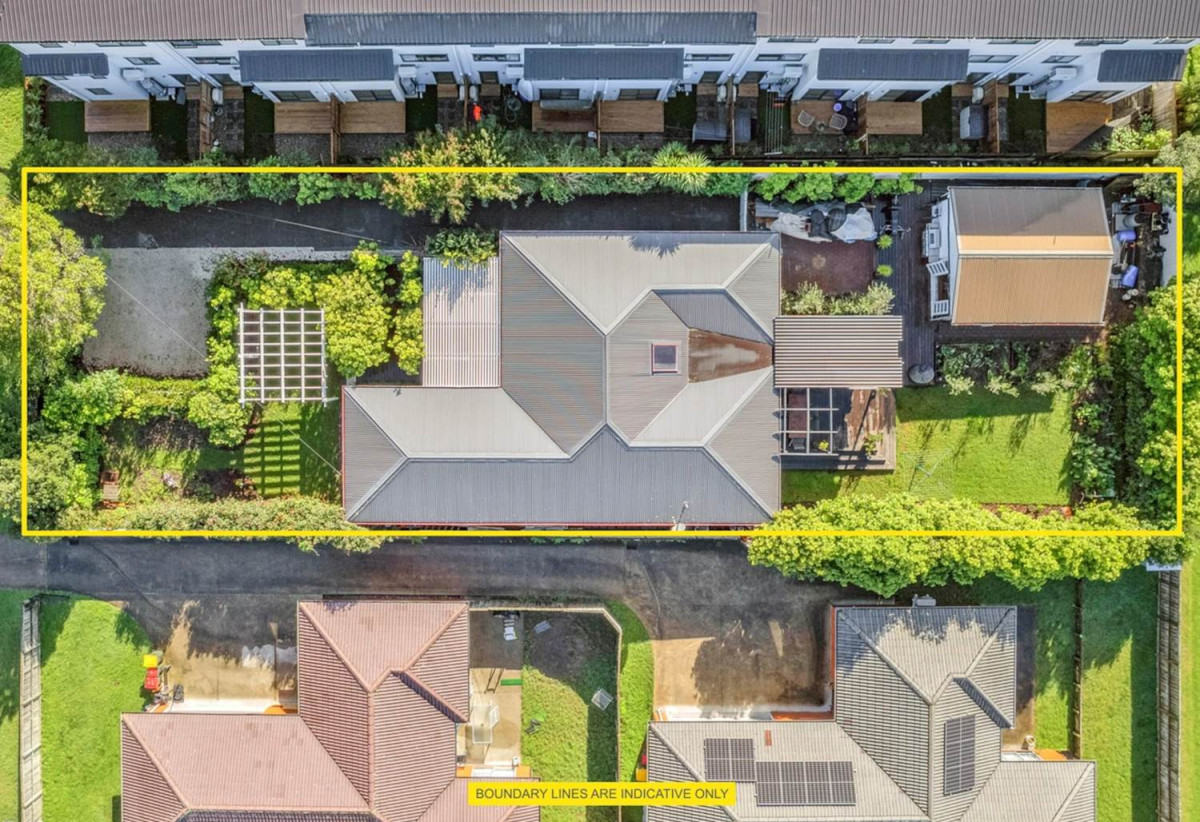 890m2 section, 4 beds 1 bath house with Separate sleepout, Two large decks + private patio, currently rented, Quick access to Lincoln Road amenities, motorway links, and Henderson Train Station, 0.1 km to Pomaria Road School, 0.9 kmto Henderson Intermediate and Waitakere College, 15 Kingdale Road, Henderson, Auckland