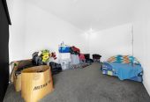 Vendor wants it go, 2 beds 1 bath home with car parks, Currently tenanted and lovingly maintained, Stroll to Papatoetoe Train Station, close to schools, shops, 0.7 km to Papatoetoe West School, 2/39 Ashlynne Avenue, Papatoetoe, Auckland