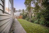 254m2 4 beds ( 2 ensuites) 3 baths house with double garage on 958m2 section, close to schools, reserves, parks, Albany Mall, Motorway access, Zoned for top local schools: Upper Harbour Primary, Albany Junior & Senior High, 7 Highway View Lane, Albany, Auckland