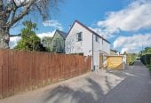 3 beds 1 bath house with garage, easy walking distance to Mt Albert shops, supermarket, bus routes and train station, with convenient motorway access nearby, 0.5 km to Owairaka District School, 3/2A Moreland Road, Mt Albert, Auckland