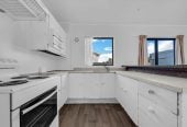 3 beds 1 bath house with garage, easy walking distance to Mt Albert shops, supermarket, bus routes and train station, with convenient motorway access nearby, 0.5 km to Owairaka District School, 3/2A Moreland Road, Mt Albert, Auckland
