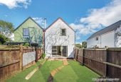 3 beds 1 bath house with garage, easy walking distance to Mt Albert shops, supermarket, bus routes and train station, with convenient motorway access nearby, 0.5 km to Owairaka District School, 3/2A Moreland Road, Mt Albert, Auckland
