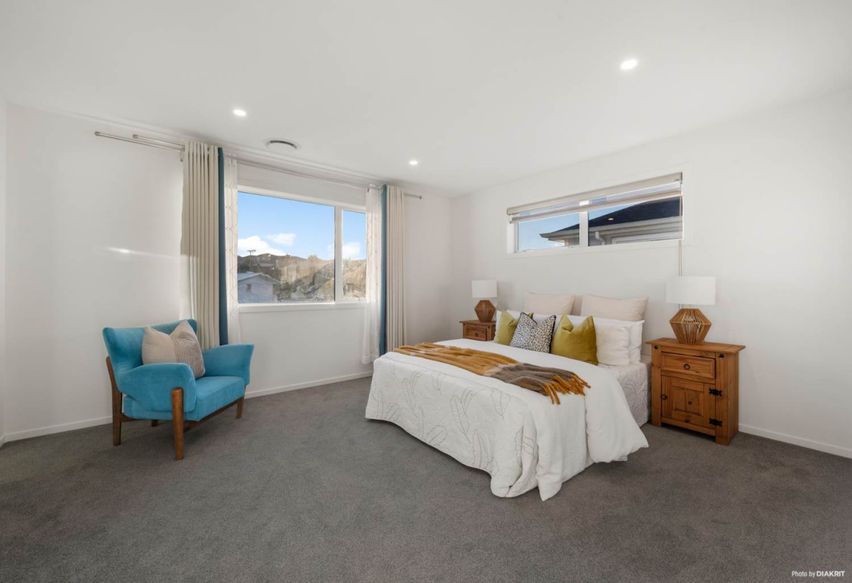 Mt Roskill Grammar school zone, 5 beds (2 ensuites) 4 baths house with double garage on 463m2 section, close to schools, motorway access, local shops, parks, and everyday amenities, 0.9 km to Mt Roskill Grammar, 40B Olsen Avenue, Hillsborough, Auckland