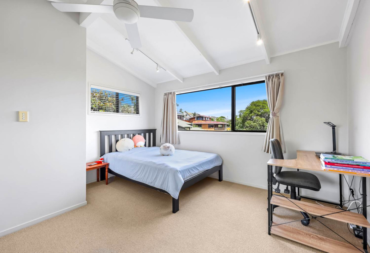 Macleans College zone, 615m2 section, Next to reserve, 4 beds 3 baths house with double garage, Direct access to Murvale Reserve from the rear boundary, 0.7 km to Macleans College, 18 Janome Place, Bucklands Beach, Auckland