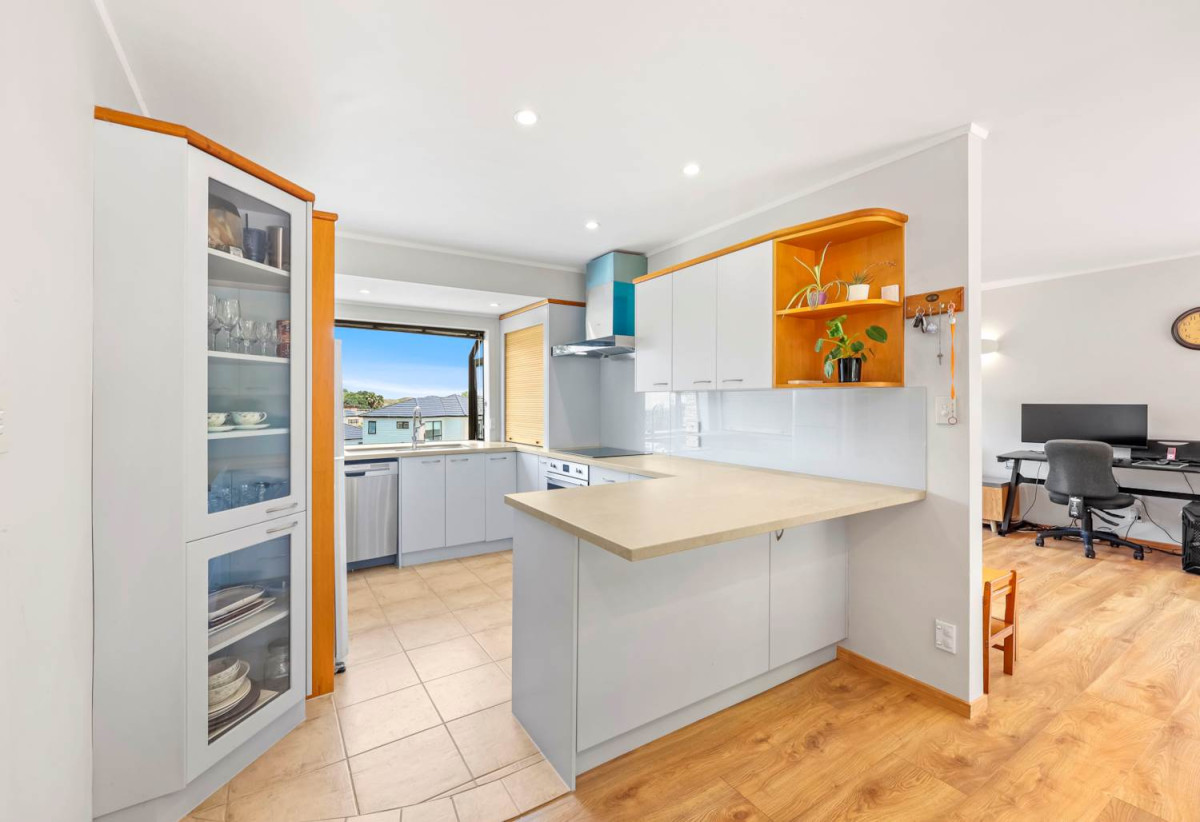 Macleans College zone, 615m2 section, Next to reserve, 4 beds 3 baths house with double garage, Direct access to Murvale Reserve from the rear boundary, 0.7 km to Macleans College, 18 Janome Place, Bucklands Beach, Auckland