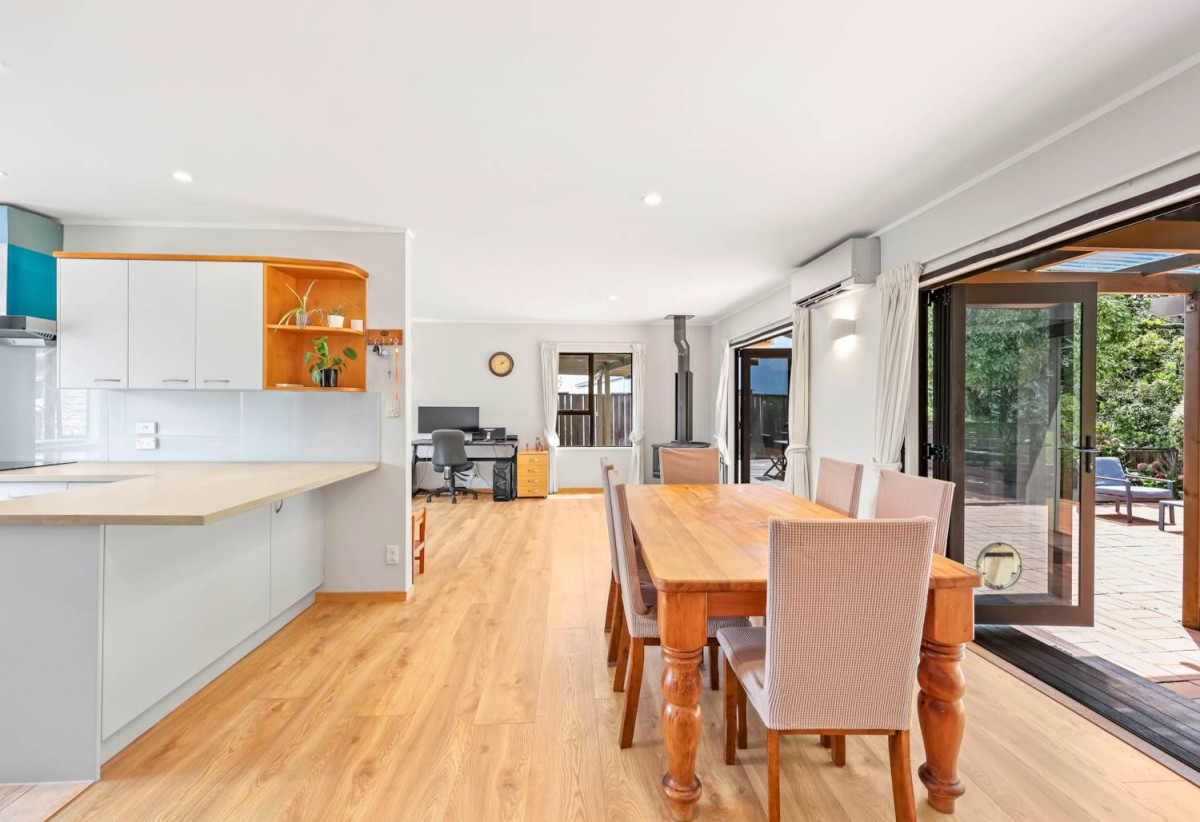 Macleans College zone, 615m2 section, Next to reserve, 4 beds 3 baths house with double garage, Direct access to Murvale Reserve from the rear boundary, 0.7 km to Macleans College, 18 Janome Place, Bucklands Beach, Auckland