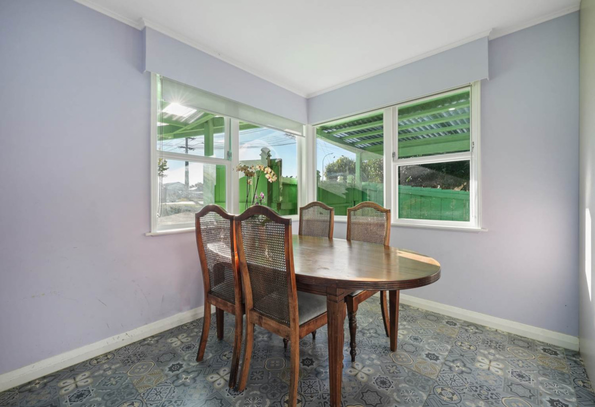 846m2 section, 3 beds 1.5baths house with double garage, 3 beds 1.5 baths kitchen lounge upstairs, Downstairs 3 rumpus bonus rumpus area currently set up with additional bedroom style spaces and kitchenette area, close to school, Lynn Mall, 0.3 km to Kelston School, 21 Kelwyn Road, Kelston, Auckland