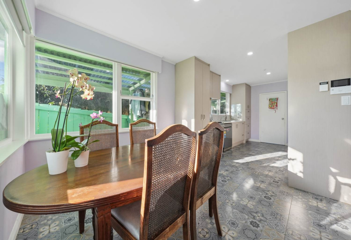 846m2 section, 3 beds 1.5baths house with double garage, 3 beds 1.5 baths kitchen lounge upstairs, Downstairs 3 rumpus bonus rumpus area currently set up with additional bedroom style spaces and kitchenette area, close to school, Lynn Mall, 0.3 km to Kelston School, 21 Kelwyn Road, Kelston, Auckland