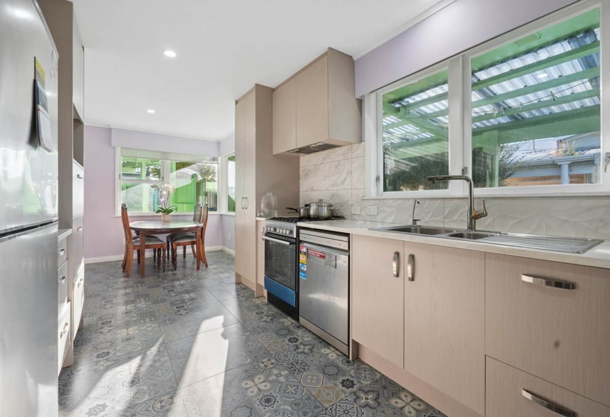 846m2 section, 3 beds 1.5baths house with double garage, 3 beds 1.5 baths kitchen lounge upstairs, Downstairs 3 rumpus bonus rumpus area currently set up with additional bedroom style spaces and kitchenette area, close to school, Lynn Mall, 0.3 km to Kelston School, 21 Kelwyn Road, Kelston, Auckland