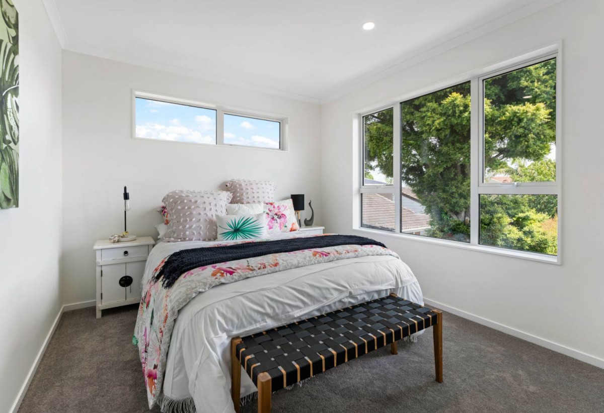 Brandnew standalone 3 beds 2.5 baths home with garage, close to schools, shops, reserves, golf club, 0.9 km to Reremoana Primary School, 89C St Annes Crescent, Wattle Downs, Auckland