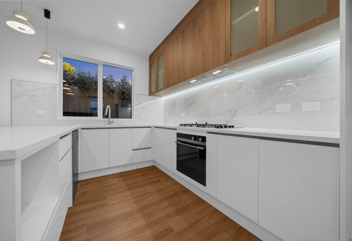 Brandnew standalone 3 beds 2.5 baths home with garage, close to schools, shops, reserves, golf club, 0.9 km to Reremoana Primary School, 89C St Annes Crescent, Wattle Downs, Auckland