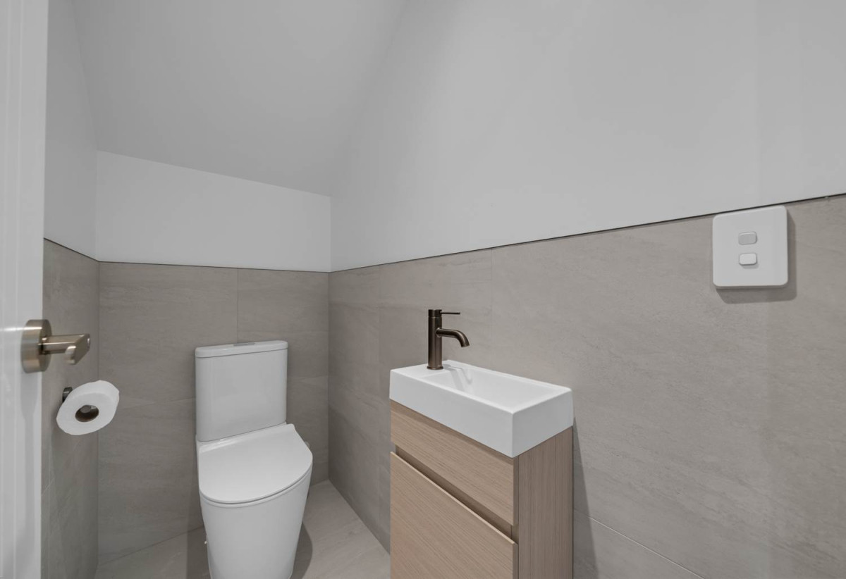 Brandnew standalone 3 beds 2.5 baths home with garage, close to schools, shops, reserves, golf club, 0.9 km to Reremoana Primary School, 89C St Annes Crescent, Wattle Downs, Auckland