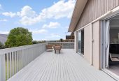 For rent, Sea views, Macleans College & BBI School Zones, 3 beds 1 baths house with double garage, available 25th May, 4 Haseler Crescent, Mellons Bay, Auckland
