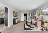 For rent, Sea views, Macleans College & BBI School Zones, 3 beds 1 baths house with double garage, available 25th May, 4 Haseler Crescent, Mellons Bay, Auckland