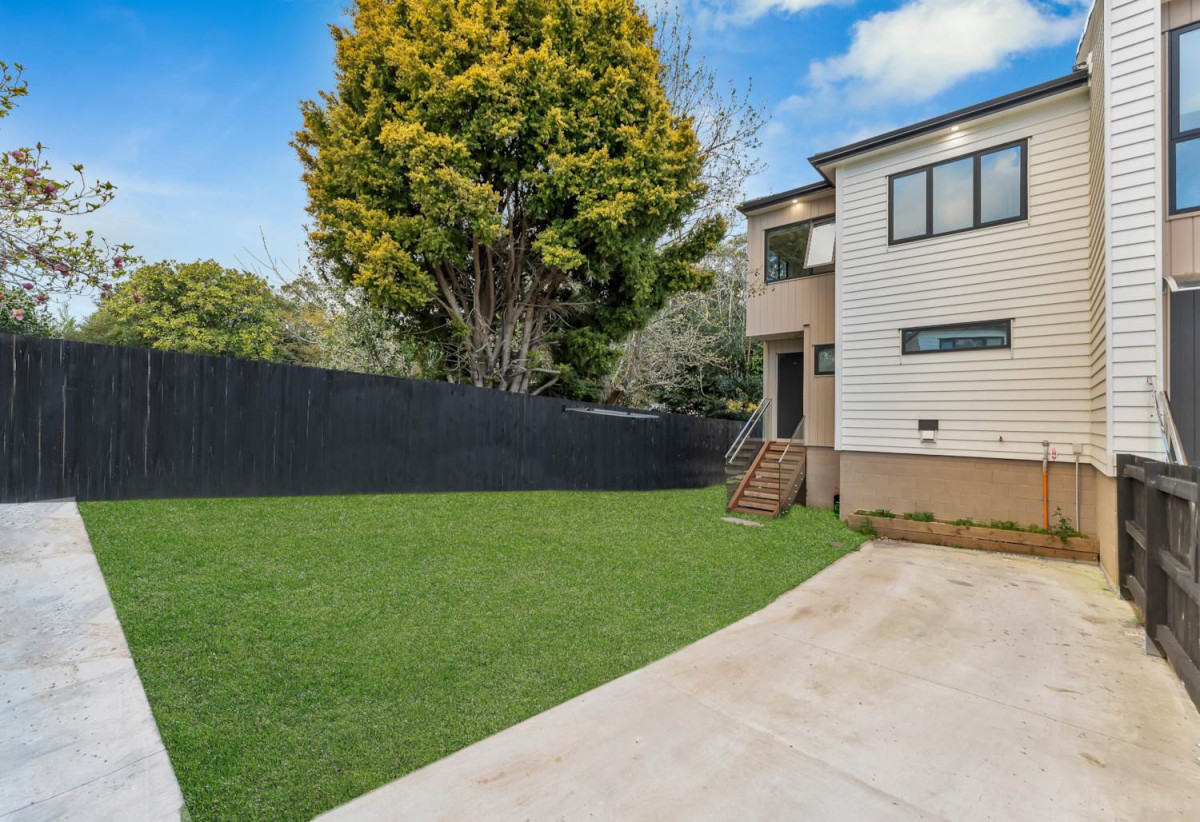 Corner Site & Facing the Reserv, 2 beds 1.5 baths home with car parks, close to schools, shops, supermarkets, seaside reserves, 0.3 km to Manurewa South School, 64F Coxhead Road, Manurewa, Auckland