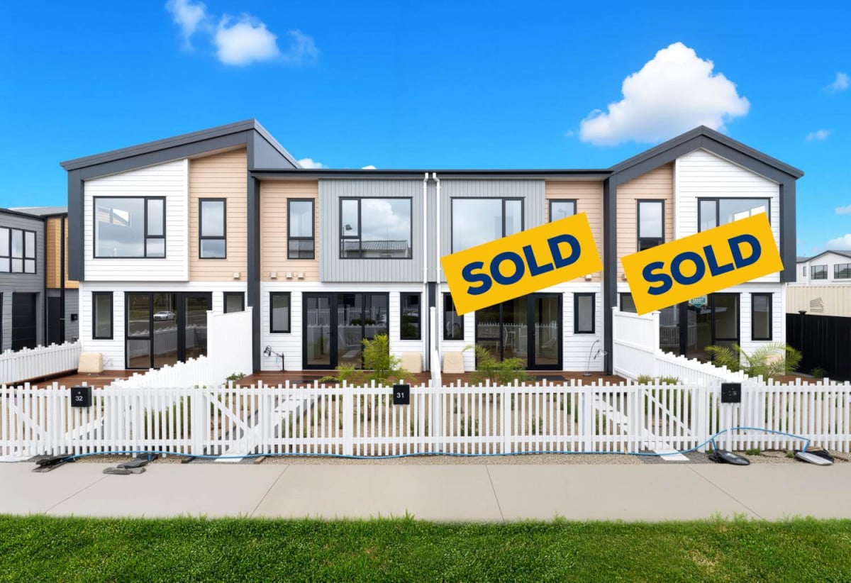 Motivated Owner, Bring Offers, Brandnew 3 beds 2.5 baths home with garage, move-in ready, just a 2-minute stroll to the coast, Easy access to supermarkets, cafés, schools, and public transport. 0.8 km to Scott Point School, 31-33 Turret Lane, Hobsonville, Auckland