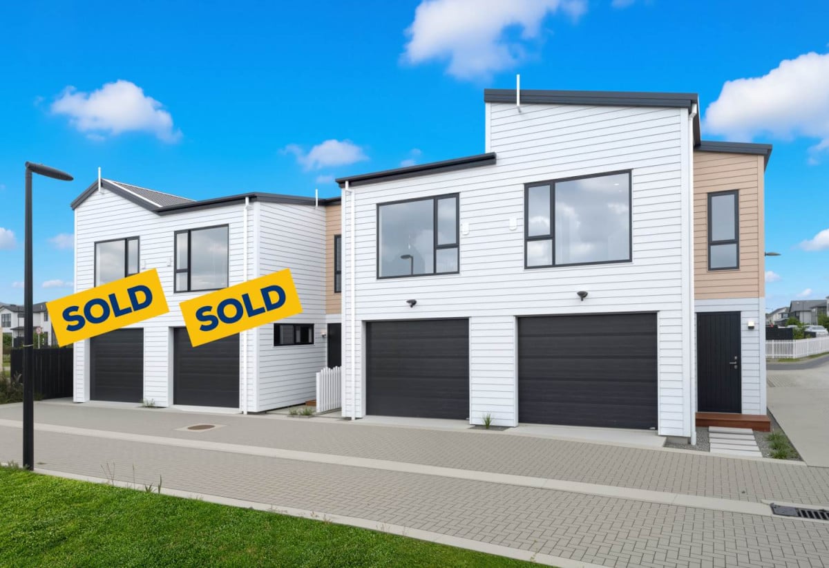 Motivated Owner, Bring Offers, Brandnew 3 beds 2.5 baths home with garage, move-in ready, just a 2-minute stroll to the coast, Easy access to supermarkets, cafés, schools, and public transport. 0.8 km to Scott Point School, 31-33 Turret Lane, Hobsonville, Auckland