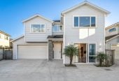 Mt Roskill Grammar school zone, 5 beds (2 ensuites) 4 baths house with double garage on 463m2 section, close to schools, motorway access, local shops, parks, and everyday amenities, 0.9 km to Mt Roskill Grammar, 40B Olsen Avenue, Hillsborough, Auckland