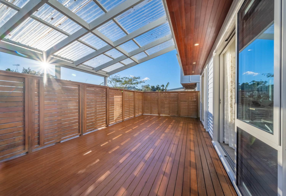 Mt Roskill Grammar school zone, 5 beds (2 ensuites) 4 baths house with double garage on 463m2 section, close to schools, motorway access, local shops, parks, and everyday amenities, 0.9 km to Mt Roskill Grammar, 40B Olsen Avenue, Hillsborough, Auckland