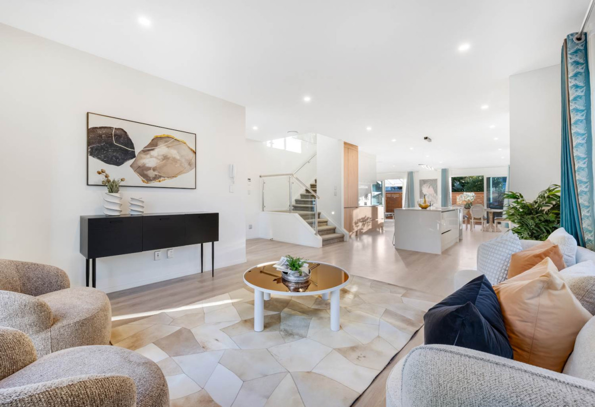 Mt Roskill Grammar school zone, 5 beds (2 ensuites) 4 baths house with double garage on 463m2 section, close to schools, motorway access, local shops, parks, and everyday amenities, 0.9 km to Mt Roskill Grammar, 40B Olsen Avenue, Hillsborough, Auckland