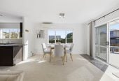 Standalone 3 beds 1 bath house with carport, close to schools, shops, supermarket, Sunday Market, easy motorway access, 0.6 km to Avondale Primary School (Auckland), 2/8 Chalmers Street, Avondale, Auckland