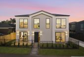 Macleans College zone, Brandnew 4 beds 3.5 baths home with garage, close beachs, parks, shopping centre, 0.6 km to Pigeon Mountain School, 5A Mark Edward Drive, Half Moon Bay, Auckland
