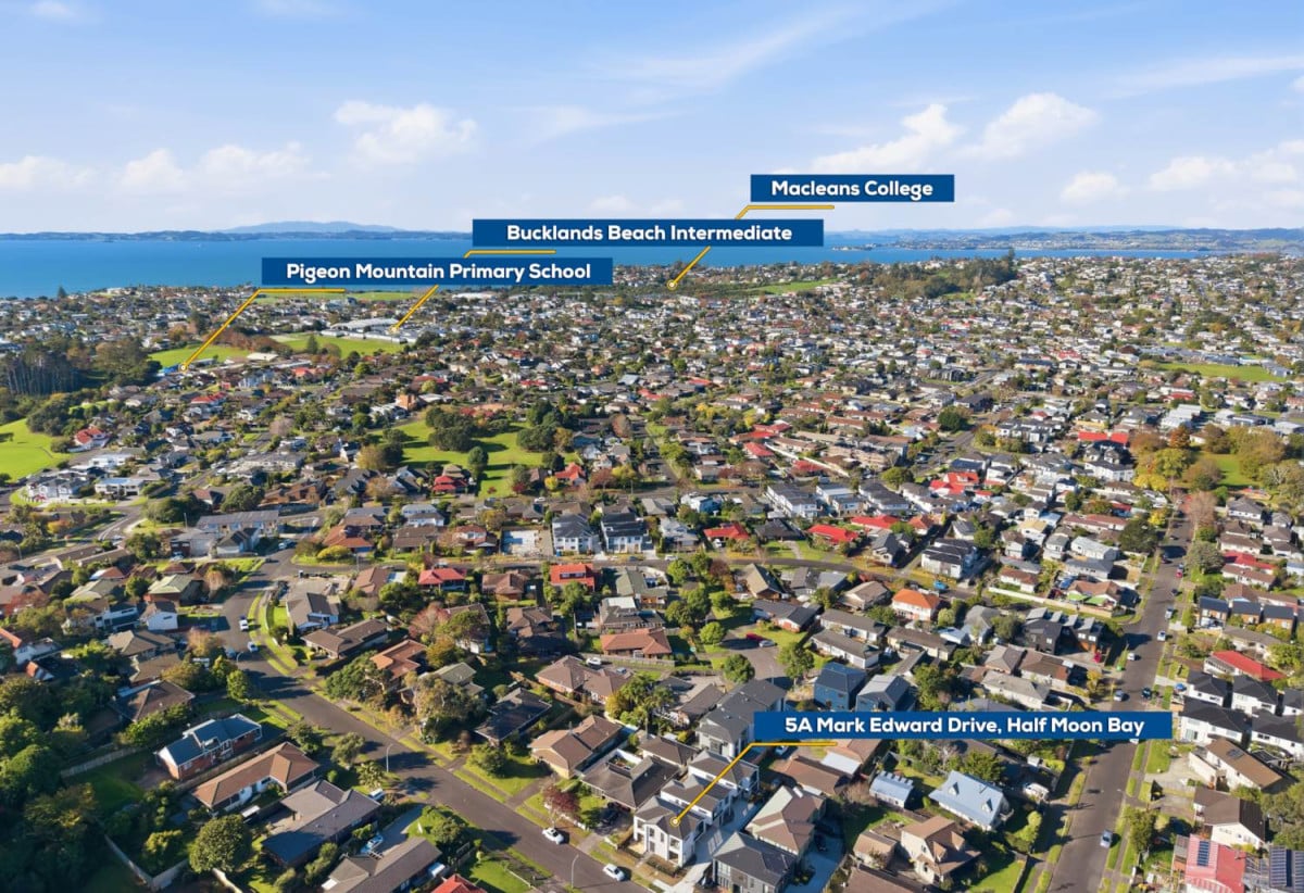 Macleans College zone, Brandnew 4 beds 3.5 baths home with garage, close beachs, parks, shopping centre, 0.6 km to Pigeon Mountain School, 5A Mark Edward Drive, Half Moon Bay, Auckland