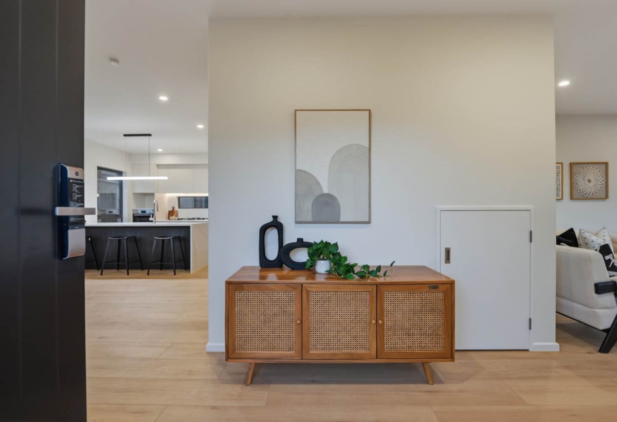 Macleans College zone, Brandnew 4 beds 3.5 baths home with garage, close beachs, parks, shopping centre, 0.6 km to Pigeon Mountain School, 5A Mark Edward Drive, Half Moon Bay, Auckland
