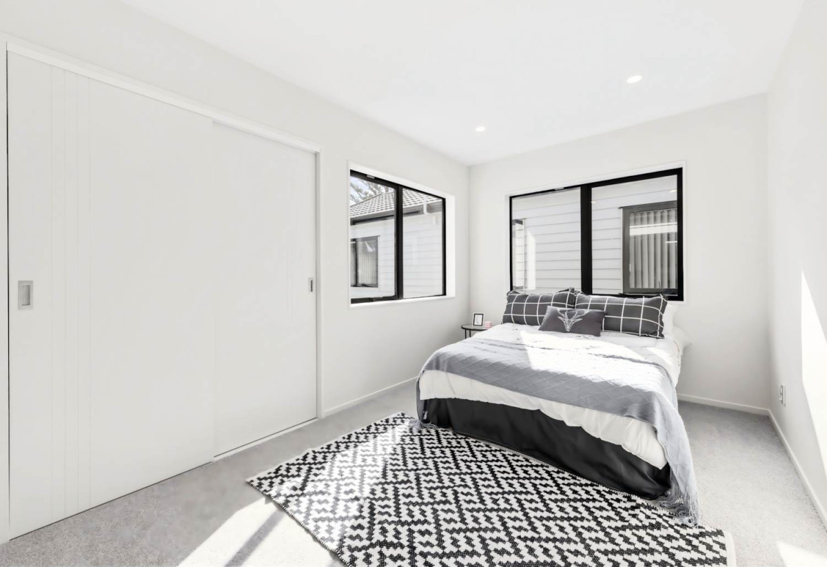 Next to Reserve, Brandnew standalone 4 beds ( 1 ensuite) + study 2.5 baths home with double garage, move-in ready, close to town centre, schools, motorway access, 0.2 km to Otahuhu Intermediate, 2C Church Street, Otahuhu,Auckland