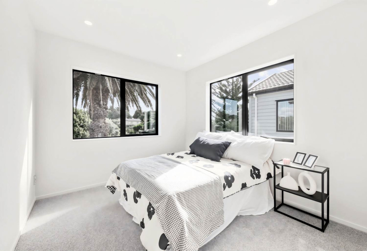 Next to Reserve, Brandnew standalone 4 beds ( 1 ensuite) + study 2.5 baths home with double garage, move-in ready, close to town centre, schools, motorway access, 0.2 km to Otahuhu Intermediate, 2C Church Street, Otahuhu,Auckland