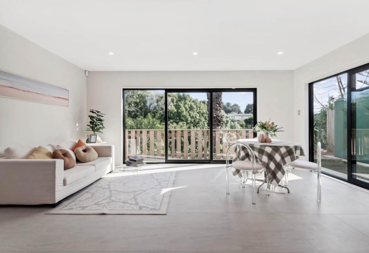 Next to Reserve, Brandnew standalone 4 beds ( 1 ensuite) + study 2.5 baths home with double garage, move-in ready, close to town centre, schools, motorway access, 0.2 km to Otahuhu Intermediate, 2C Church Street, Otahuhu,Auckland