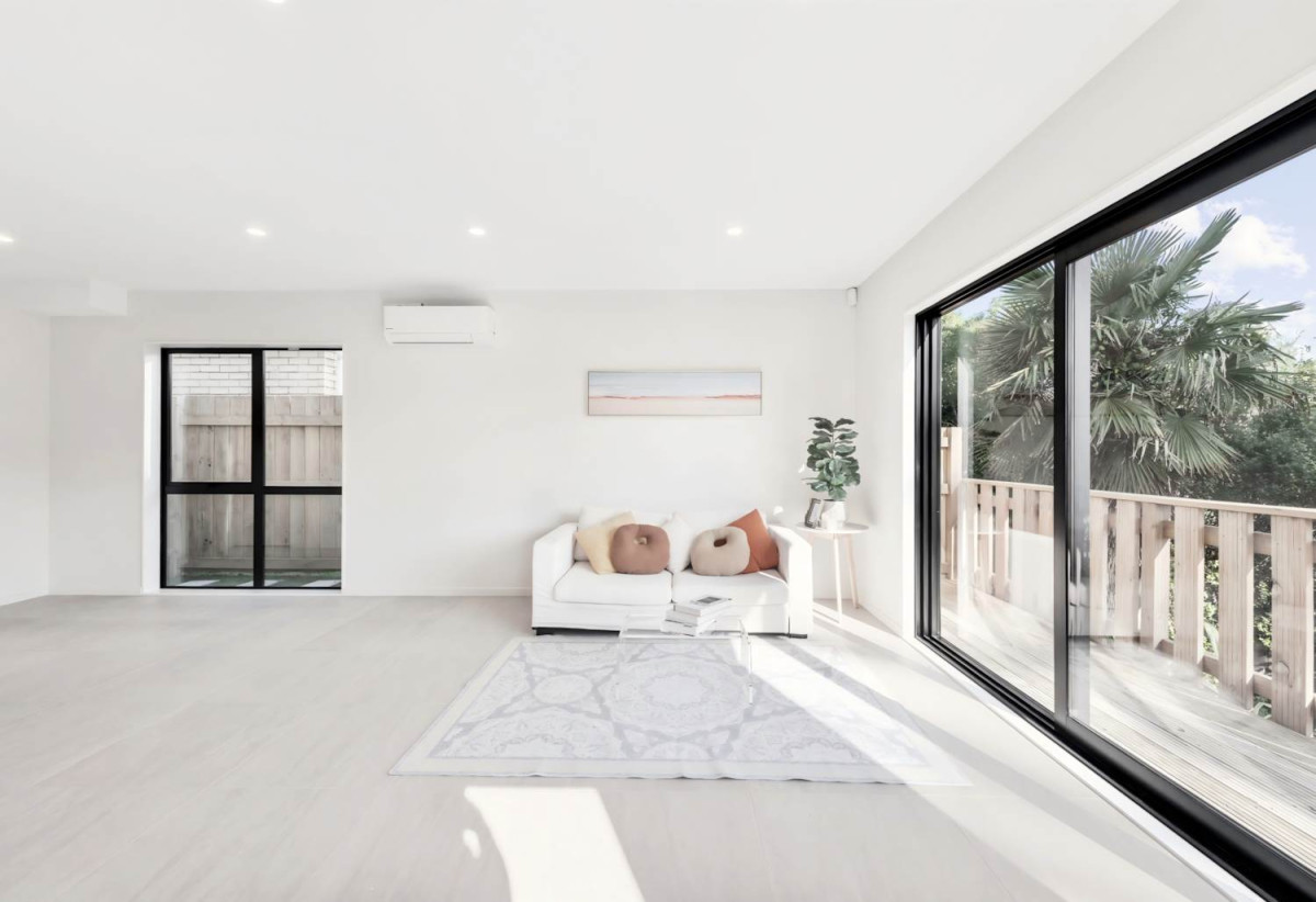 Next to Reserve, Brandnew standalone 4 beds ( 1 ensuite) + study 2.5 baths home with double garage, move-in ready, close to town centre, schools, motorway access, 0.2 km to Otahuhu Intermediate, 2C Church Street, Otahuhu,Auckland