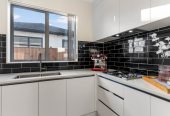 2 kitchens, 4 beds 3 baths house with garage and 1-bed granny on 402m2 section, close to schools, shops, 1 km to Cosgrove School, 9 Holcroft Street, Papakura, Auckland
