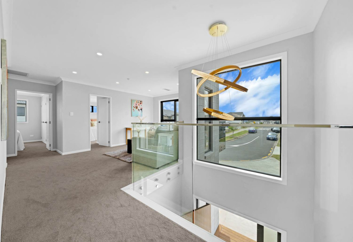 2 kitchens, Vendor wants it go, Brandnew 7 beds (3 ensuites) 5.5 baths house with double garage and 2-beds granny, close to schools, shops, 2 km to Ormiston Senior College and Ormiston Junior College, 76 Koromeke Street, Flat Bush, Auckland