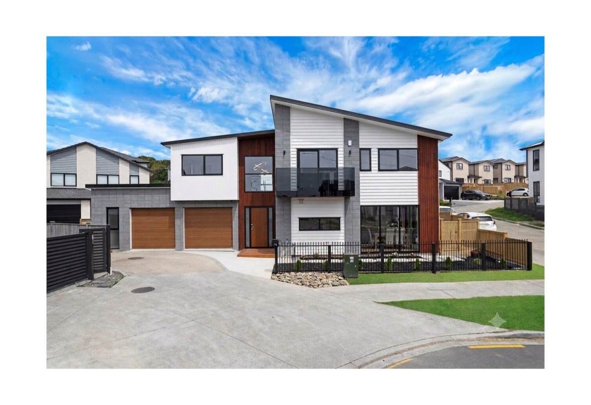 2 kitchens, Vendor wants it go, Brandnew 7 beds (3 ensuites) 5.5 baths house with double garage and 2-beds granny, close to schools, shops, 2 km to Ormiston Senior College and Ormiston Junior College, 76 Koromeke Street, Flat Bush, Auckland