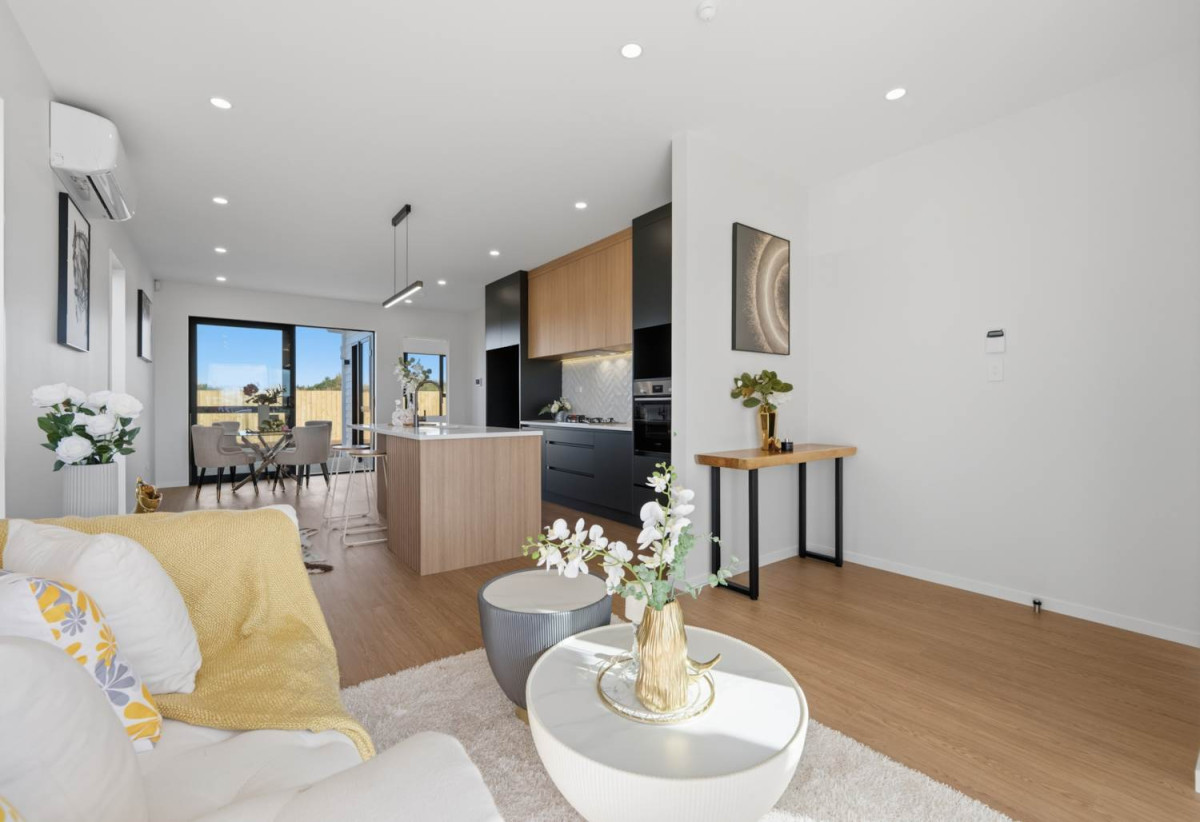 Brandnew standalone 4 beds (2 ensuites) 3.5 baths house with garage on 335m2 section, 1 ensuite ground floor, close to shops, schools, easy motorway access, 27 Kaapehu Street, Karaka, Auckland