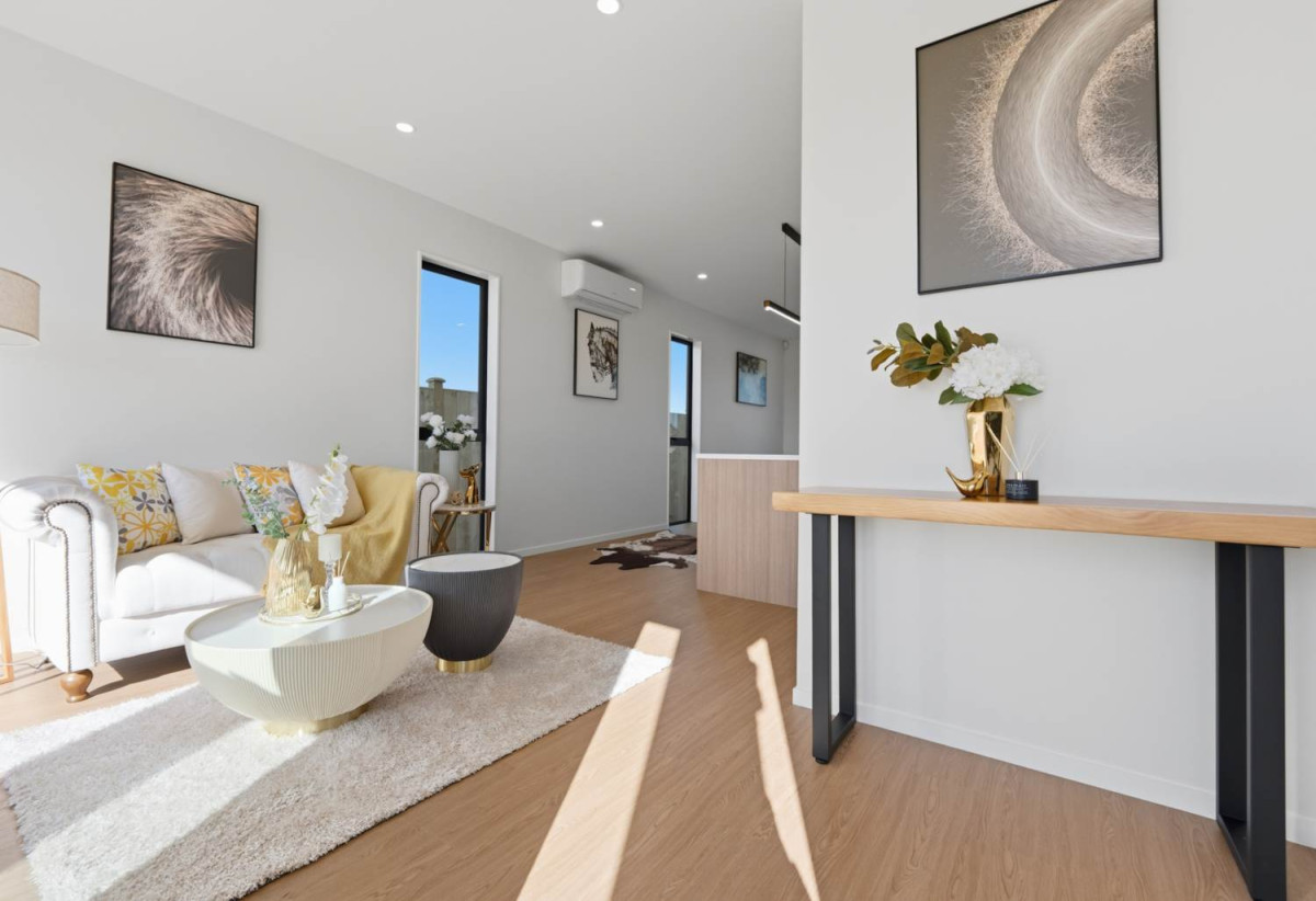 Brandnew standalone 4 beds (2 ensuites) 3.5 baths house with garage on 335m2 section, 1 ensuite ground floor, close to shops, schools, easy motorway access, 27 Kaapehu Street, Karaka, Auckland