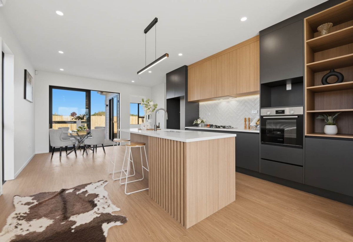 Brandnew standalone 4 beds (2 ensuites) 3.5 baths house with garage on 335m2 section, 1 ensuite ground floor, close to shops, schools, easy motorway access, 27 Kaapehu Street, Karaka, Auckland