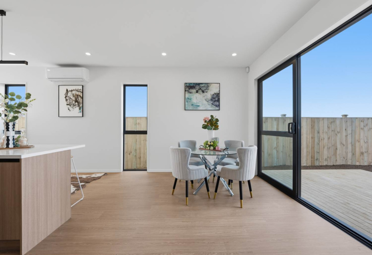 Brandnew standalone 4 beds (2 ensuites) 3.5 baths house with garage on 335m2 section, 1 ensuite ground floor, close to shops, schools, easy motorway access, 27 Kaapehu Street, Karaka, Auckland