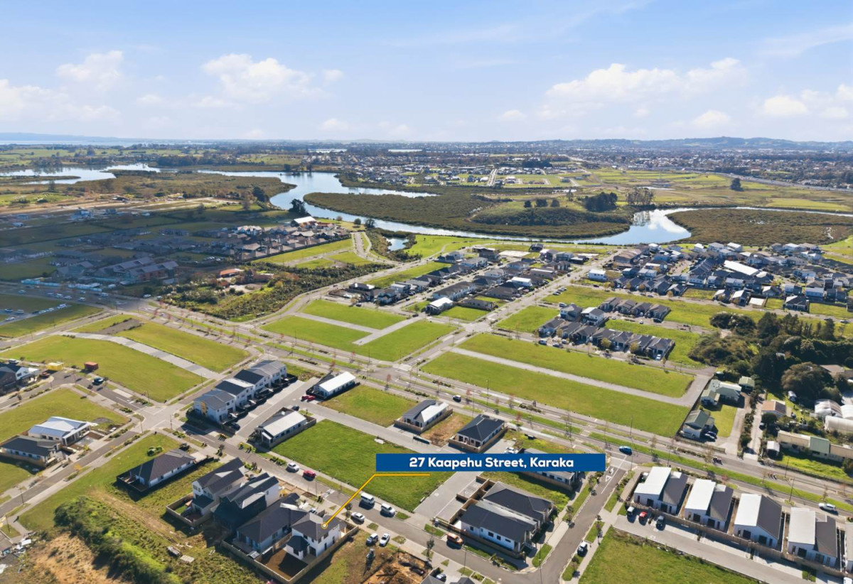 Brandnew standalone 4 beds (2 ensuites) 3.5 baths house with garage on 335m2 section, 1 ensuite ground floor, close to shops, schools, easy motorway access, 27 Kaapehu Street, Karaka, Auckland