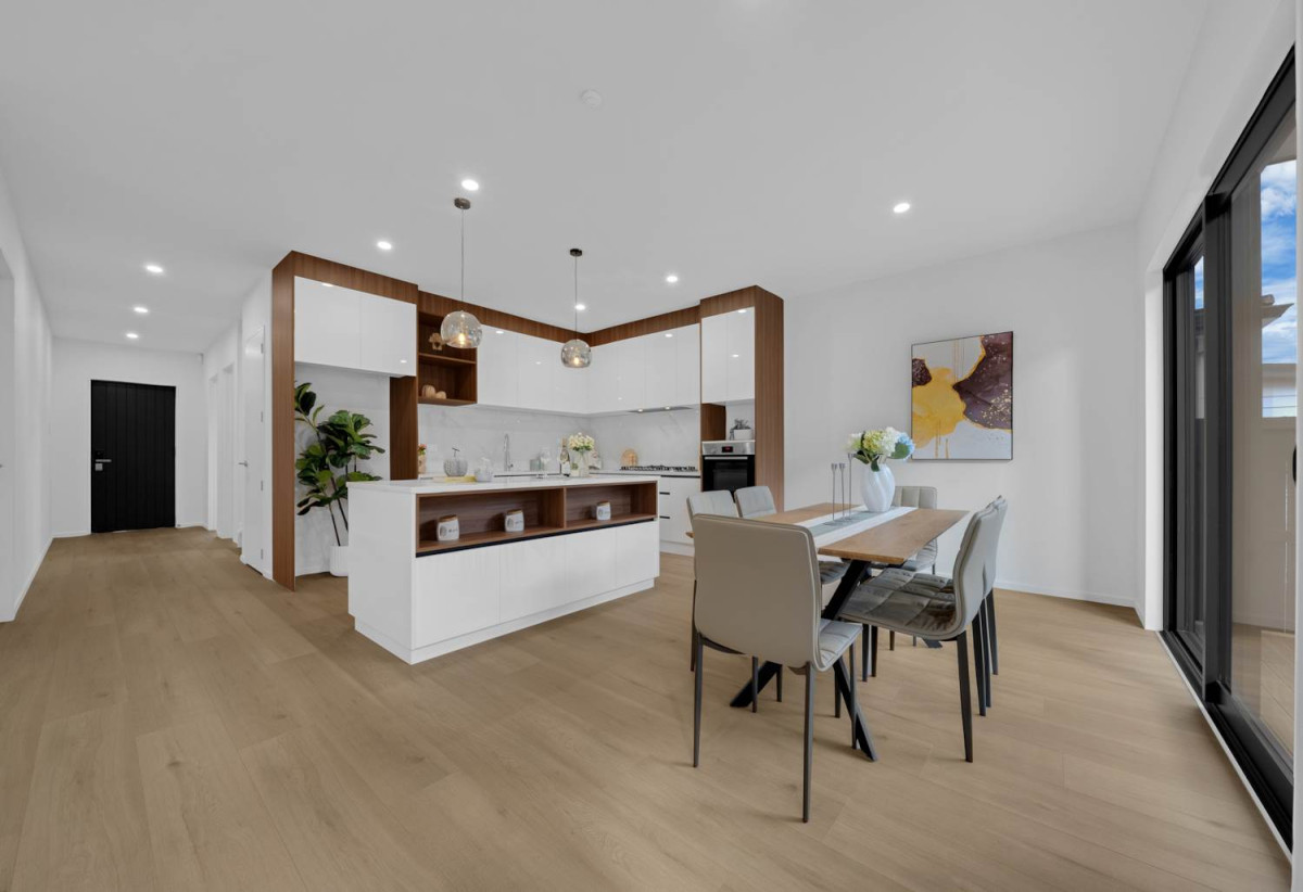 Standalone 4 beds 2.5 baths house with garage, close to schools, Ormiston shopping centre, 0.5 km to Te Uho o Te Nikau Primary School , 1.5 km to Ormiston Junior College and Ormiston Senior College, 13 Artemis Way, Flat Bush, Auckland