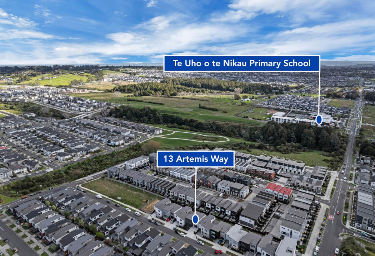 Standalone 4 beds 2.5 baths house with garage, close to schools, Ormiston shopping centre, 0.5 km to Te Uho o Te Nikau Primary School , 1.5 km to Ormiston Junior College and Ormiston Senior College, 13 Artemis Way, Flat Bush, Auckland